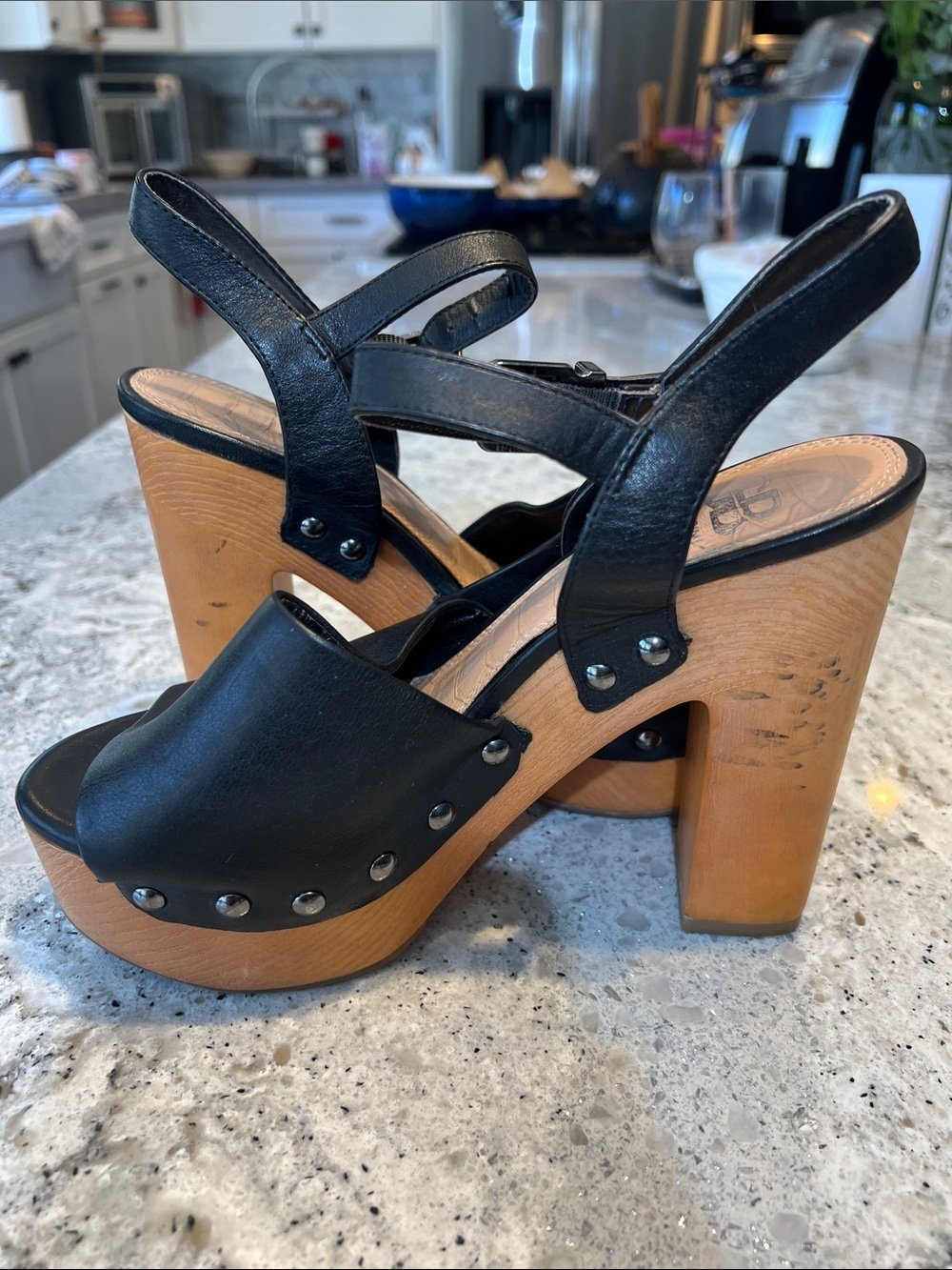 Gianni Bini Meri-Cana Studded Black Leather Wood Platform Sandals 7.5 EUC - Picture 9 of 12